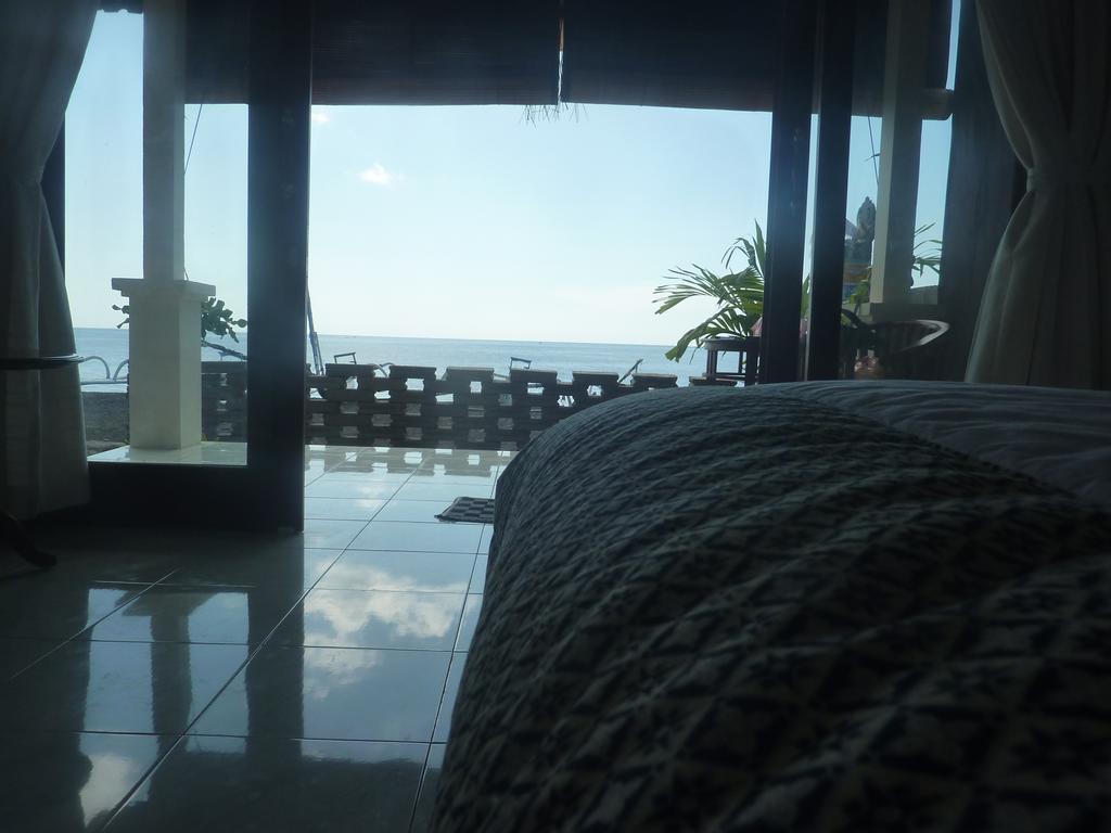 Tambun Sari Beach Homestay Amed Chambre photo